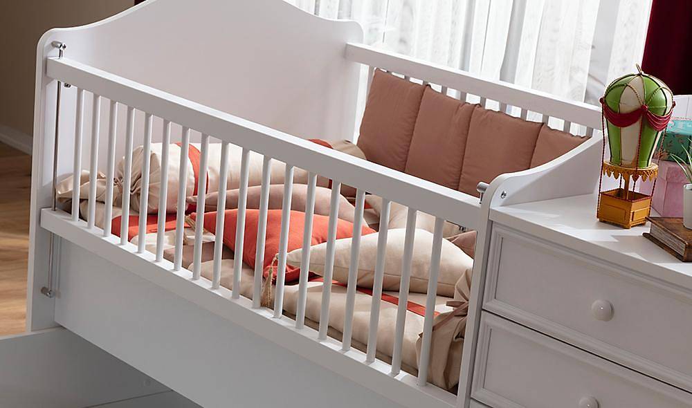 Veronica Yavrulu Beşik Beşik