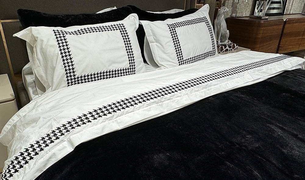 Kıbrıs Nevresim Takımı - Uyku Seti Yatak Baza Başlık