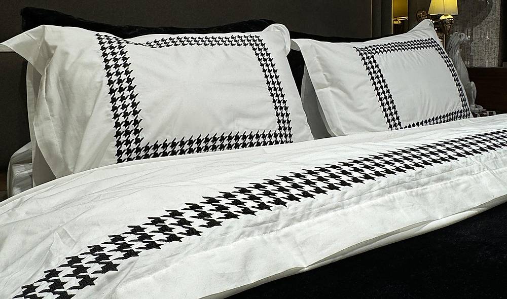 Kıbrıs Nevresim Takımı - Uyku Seti Yatak Baza Başlık