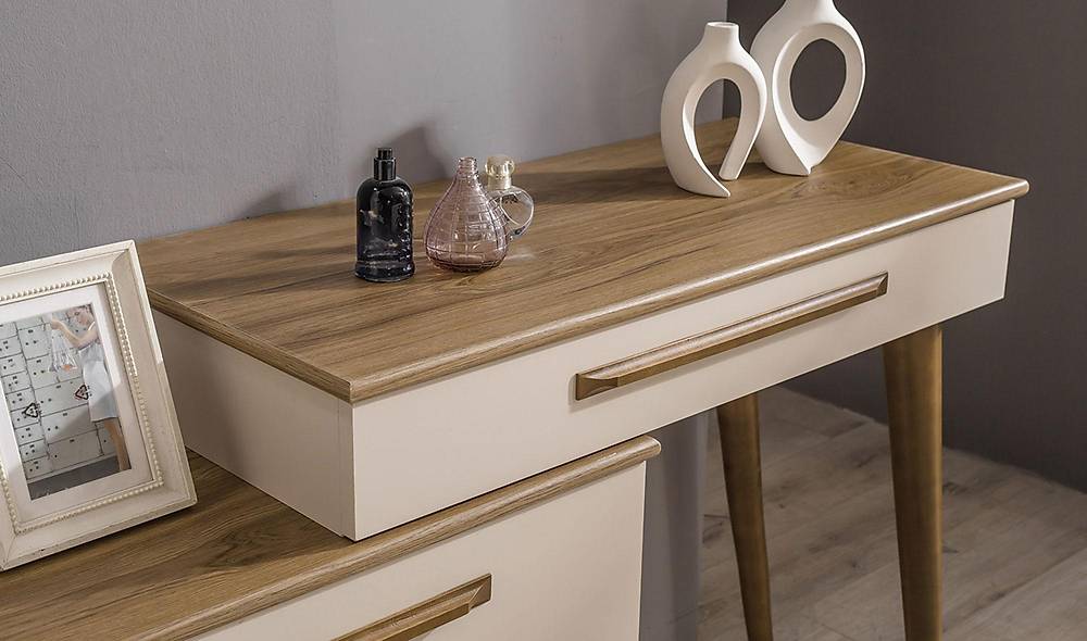 Trinity Yatak Odası - 6 Kapılı Yatak Odası