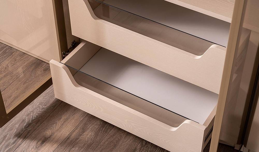 Atelier Yatak Odası - 6 Kapılı Yatak Odası