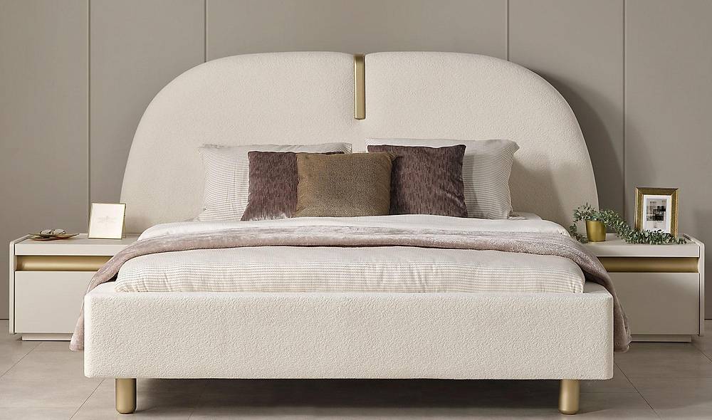 Hennes Yatak Odası - 6 Kapılı Yatak Odası