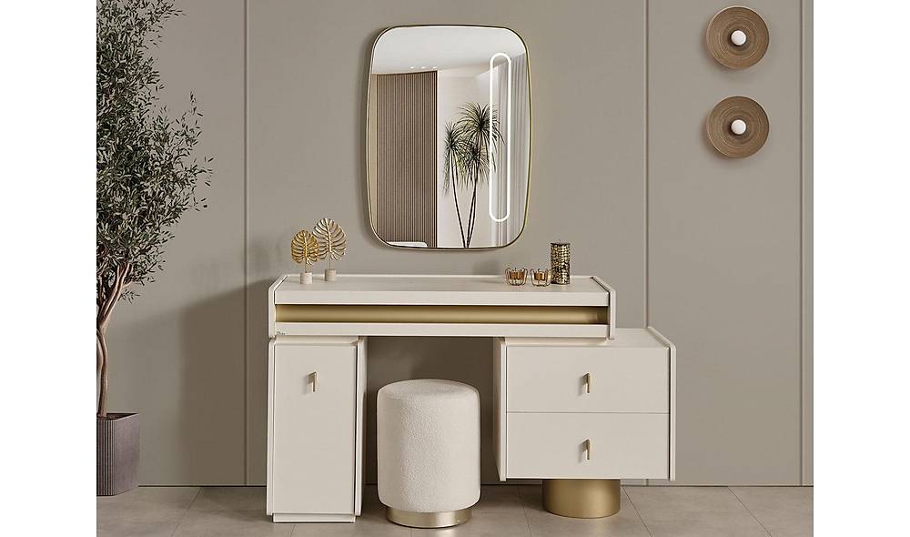 Hennes Yatak Odası - 6 Kapılı Yatak Odası