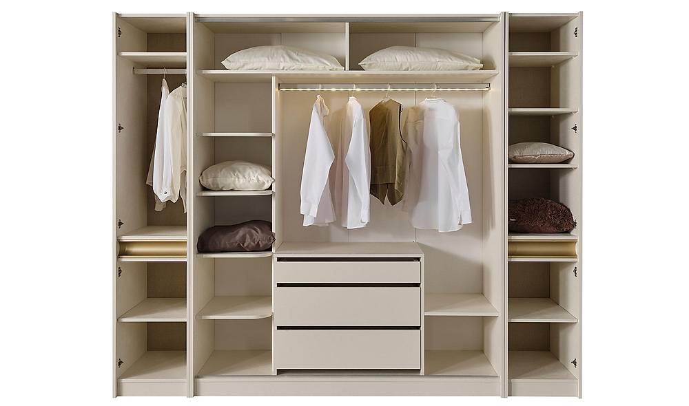 Hennes Yatak Odası - 6 Kapılı Yatak Odası