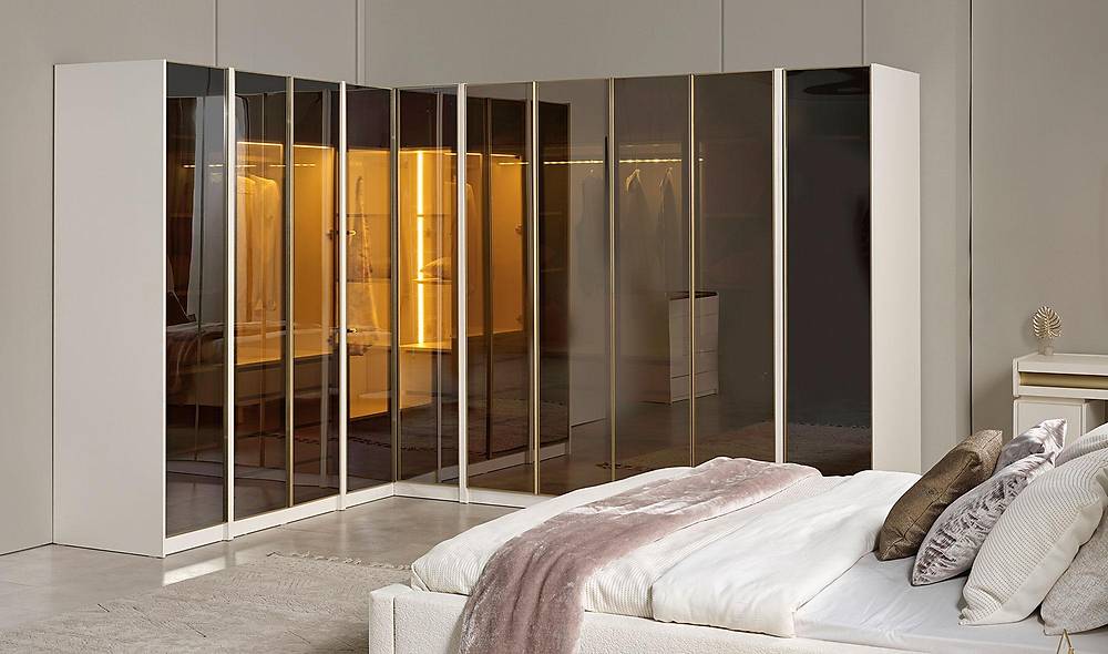 Hennes Yatak Odası - Köşe Dolaplı Giyinme Odası