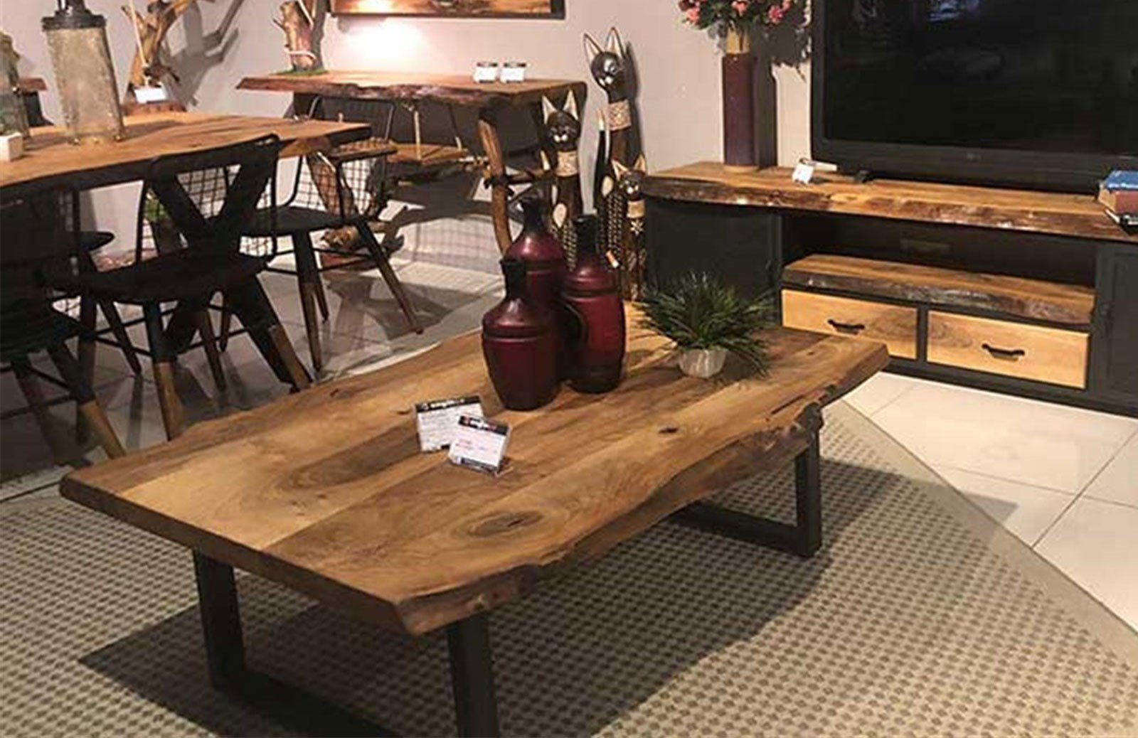 Alvise U Ayak Orta Sehpa Ceviz Sehpa ve Aksesuar