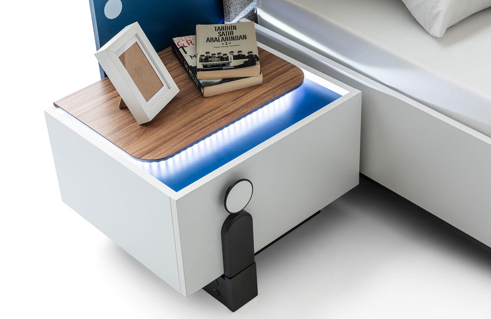 Longi Komodin Genç Odası