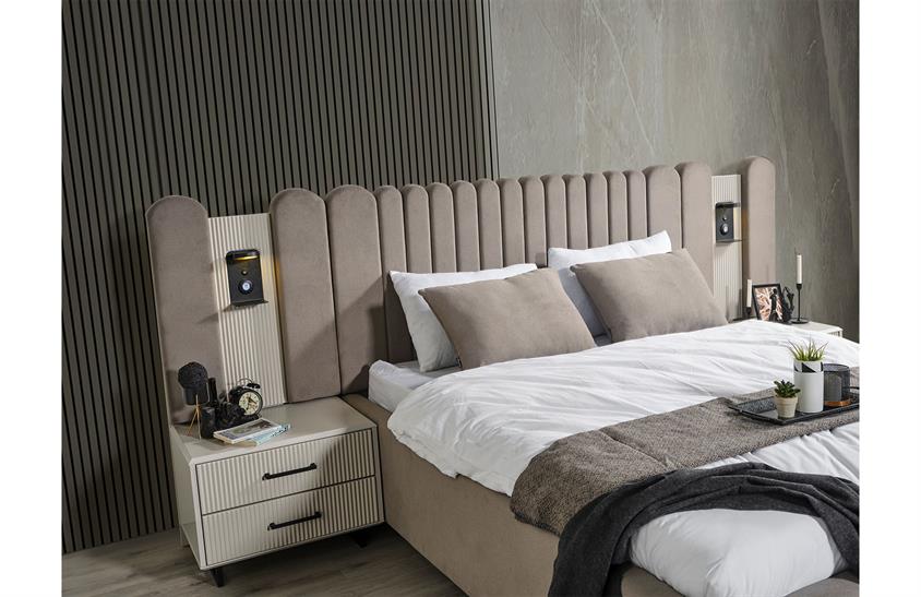 Ashwini Giyinme Odası Yatak Odası