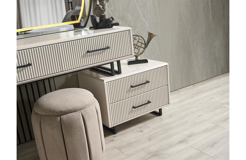 Ashwini Giyinme Odası Yatak Odası