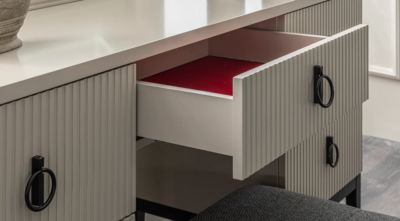 Defne 6 Kapaklı Yatak Odası Takımı (Temperli Cam) Yatak Odası