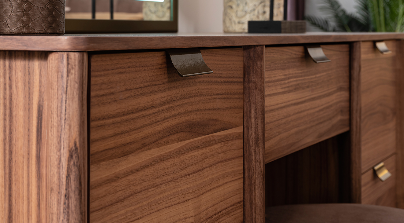 Antik 5 Kapaklı Ceviz Yatak Odası Takımı Yatak Odası