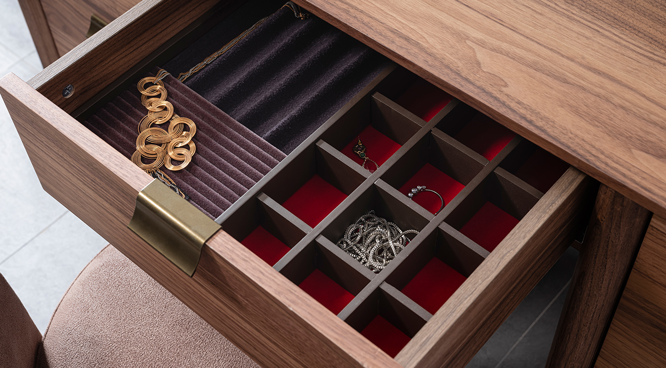 Antik 6 Kapaklı Ceviz Yatak Odası Takımı 2 Yatak Odası