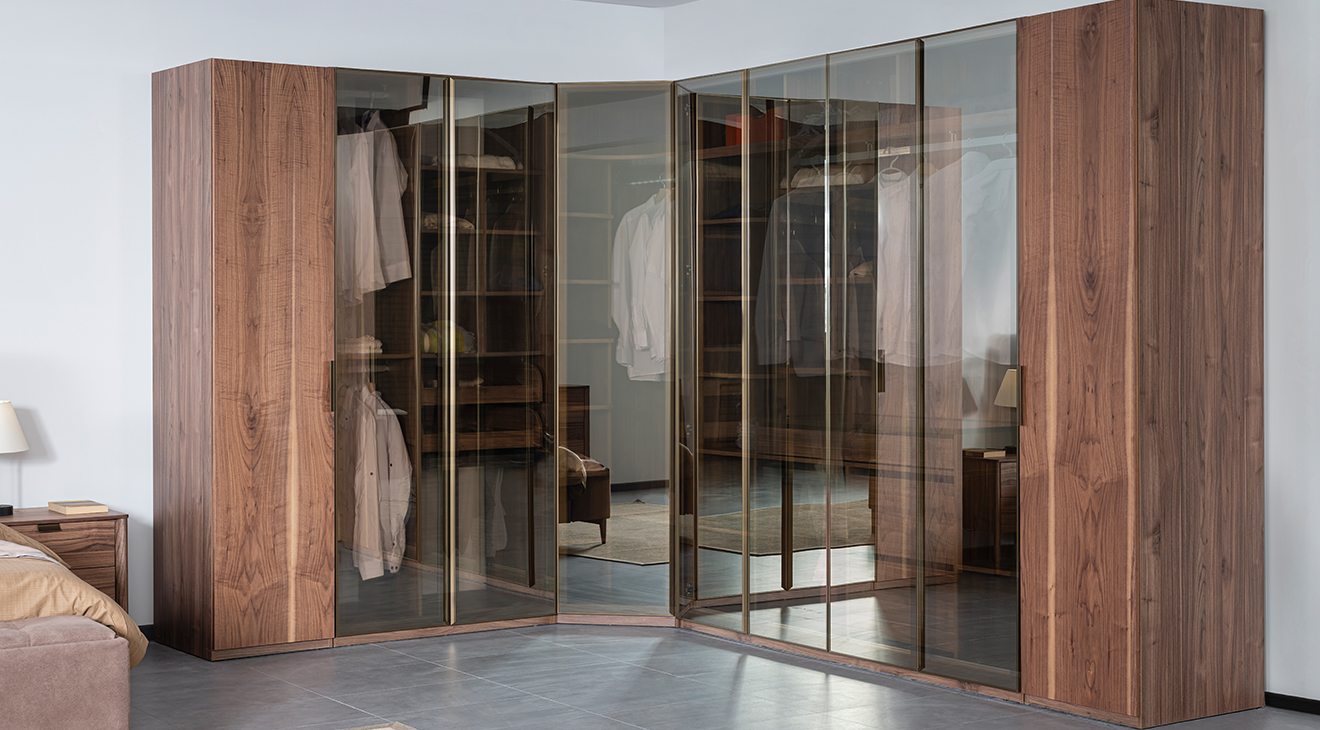 Antik Köşe Dolaplı Ceviz Yatak Odası Takımı Giyinme Odası