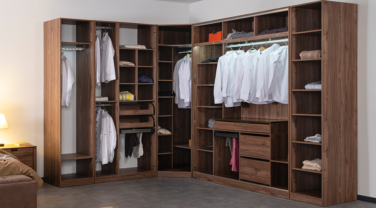 Antik Köşe Dolaplı Ceviz Yatak Odası Takımı Giyinme Odası