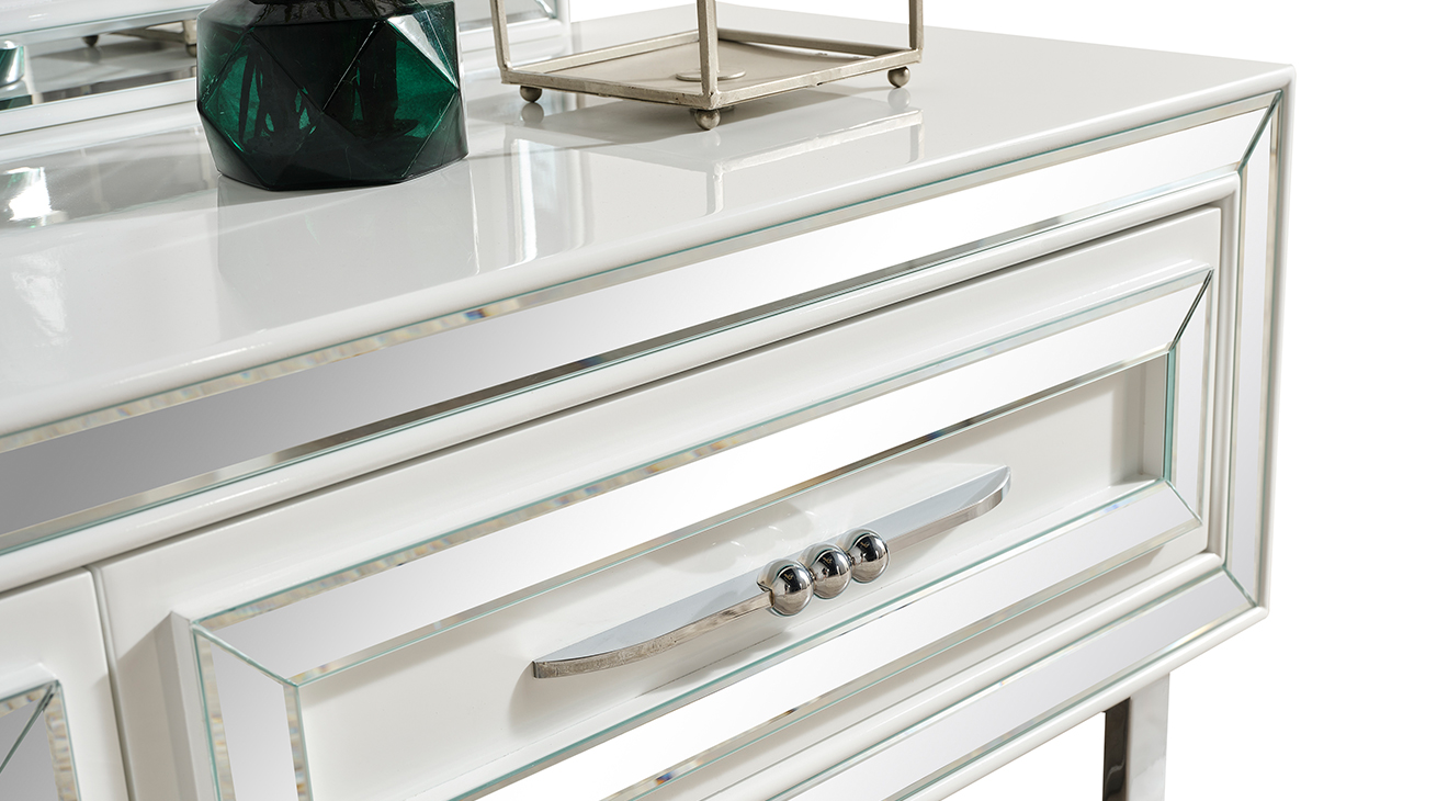 Maldiv Metal Ayaklı Tv Ünitesi TV Ünitesi