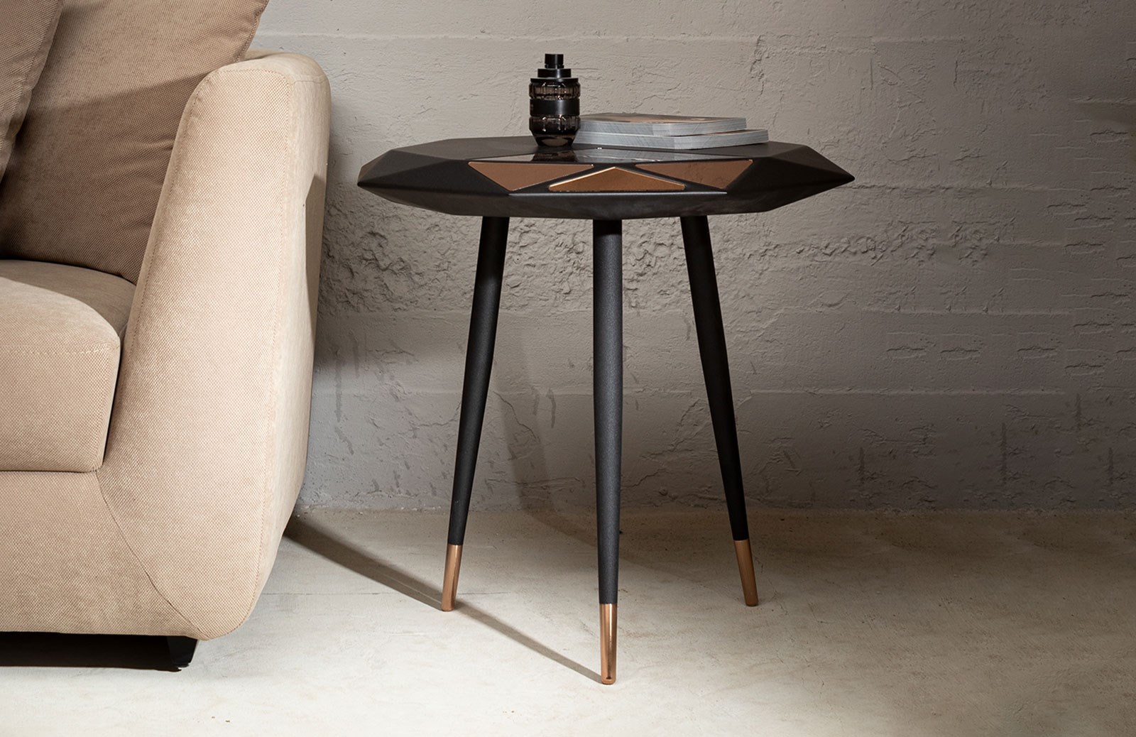 Bronz Yan Sehpa ENGC-TG-5714 Yan Sehpa