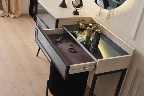 Asos Reflekte Cam Yatak Odası Takımı, 7 Kapaklı İndirimli Mobilya